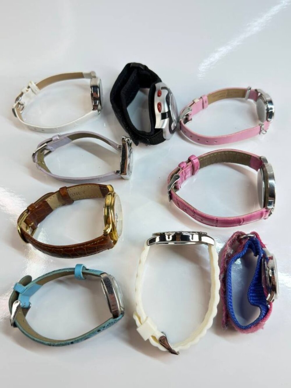 9-Piece Disney, Hello Kitty & LOL Watch Bundle - Picture 7 of 10